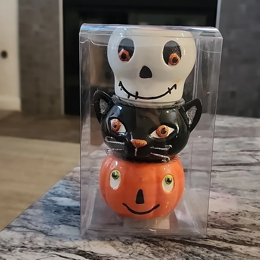 Hallmark Spooky Tea Light Candle Holder Set of 3 Ceramic Halloween NEW!
